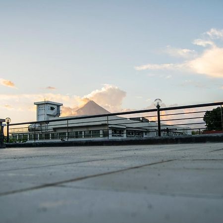 Parmview Inn レガスピ エクステリア 写真